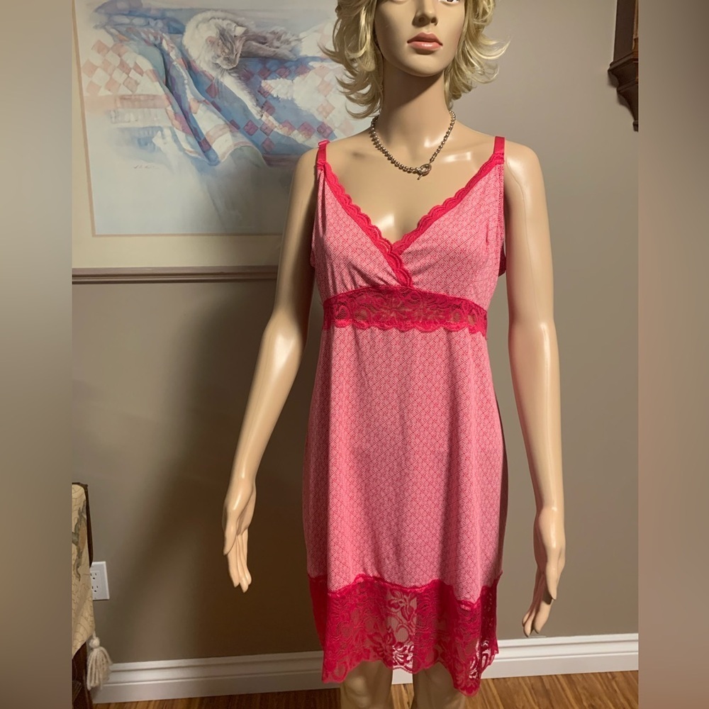 Marilyn Monroe women's nightgown Pink and White Size 1X